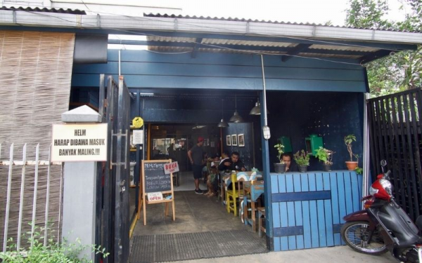 Desain Warung Sederhana Yang Modern 17